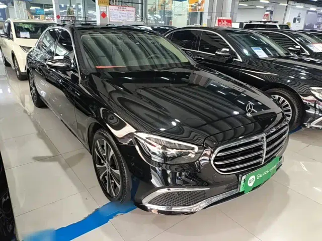 Mercedes-Benz E-Class — Фото автомобиля 3