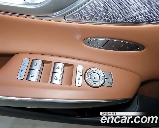 Genesis GV70 — Фото автомобиля 17