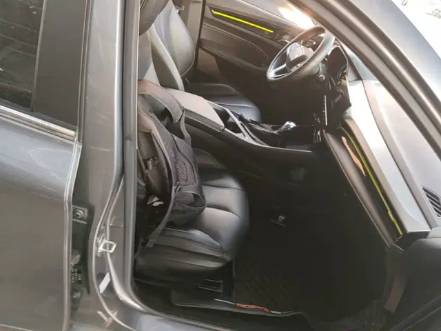Roewe i5 — Фото автомобиля 24
