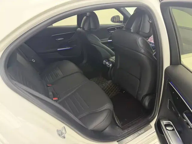 Mercedes-Benz C-Class — Фото автомобиля 6
