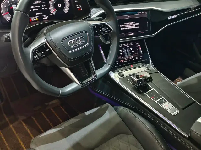 Audi A6L — Фото автомобиля 4