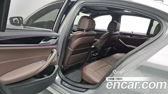 BMW 5 Series G30 — Фото автомобиля 26