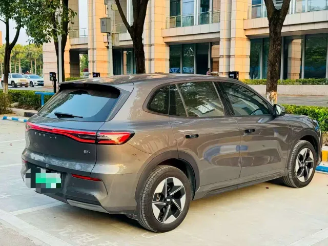 Geely Galaxy E5 — Фото автомобиля 9