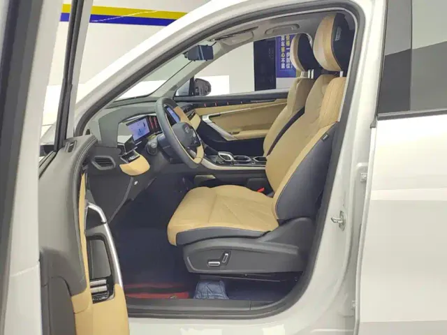 Geely Boyue L — Фото автомобиля 9