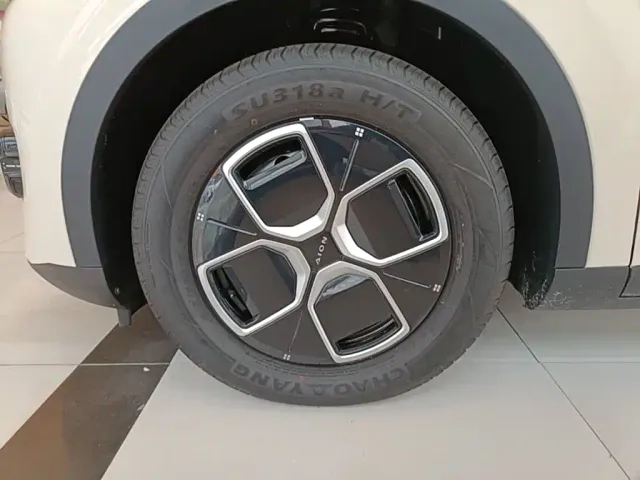 GAC Aion UT — Фото автомобиля 22