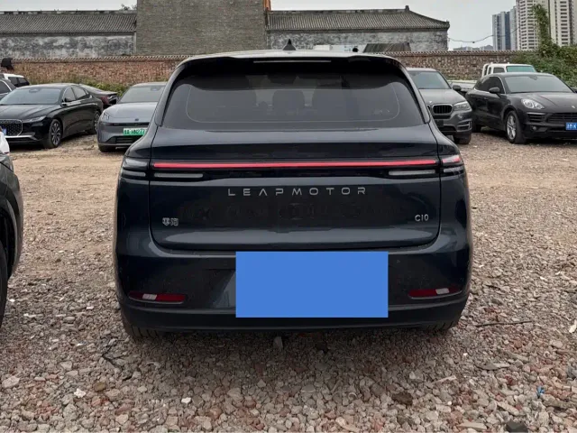 Leapmotor C10 — Фото автомобиля 8