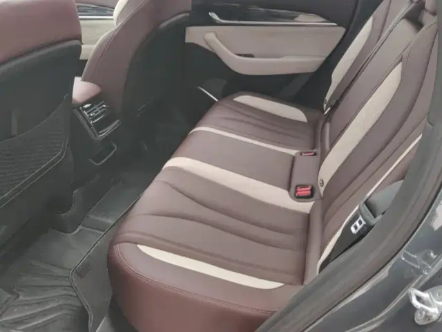 Geely Xingyue L — Фото автомобиля 11