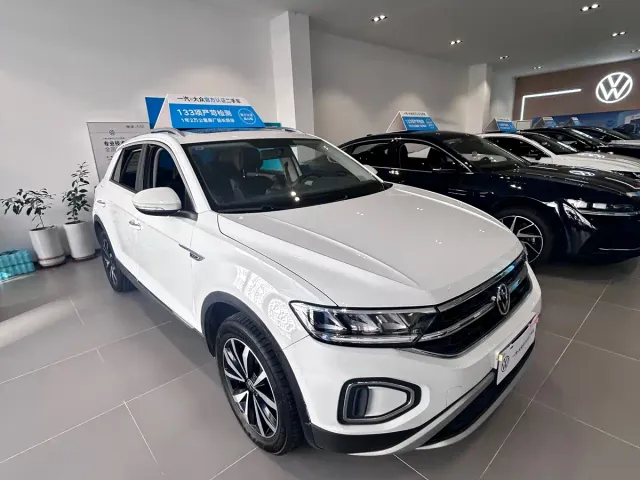 Volkswagen T-Roc — Фото автомобиля 3