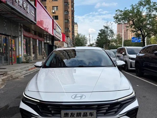 Hyundai Elantra — Фото автомобиля 2
