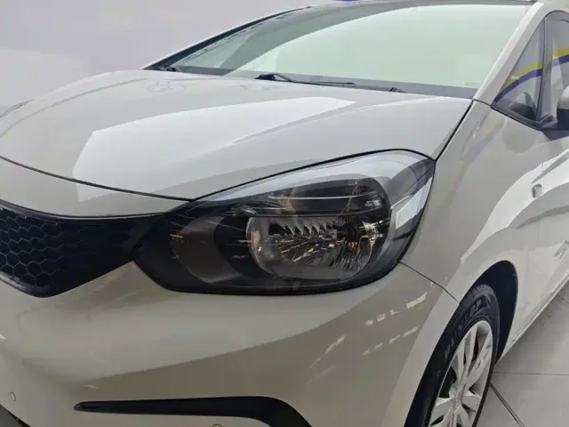 Honda Fit — Фото автомобиля 5