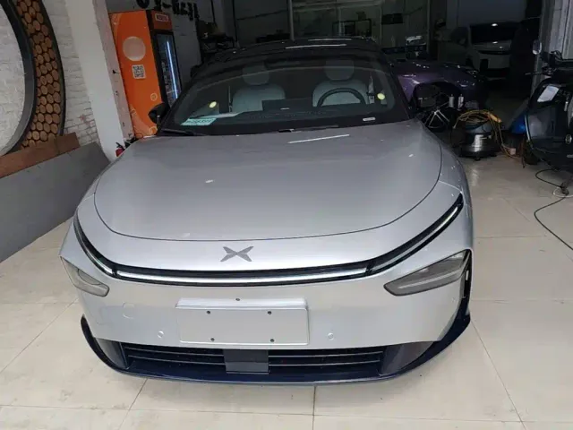 Xpeng P7+ — Фото автомобиля 2