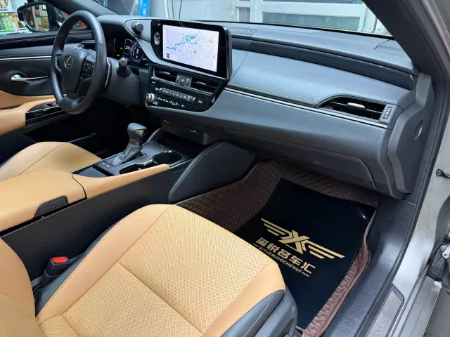 Lexus ES — Фото автомобиля 14
