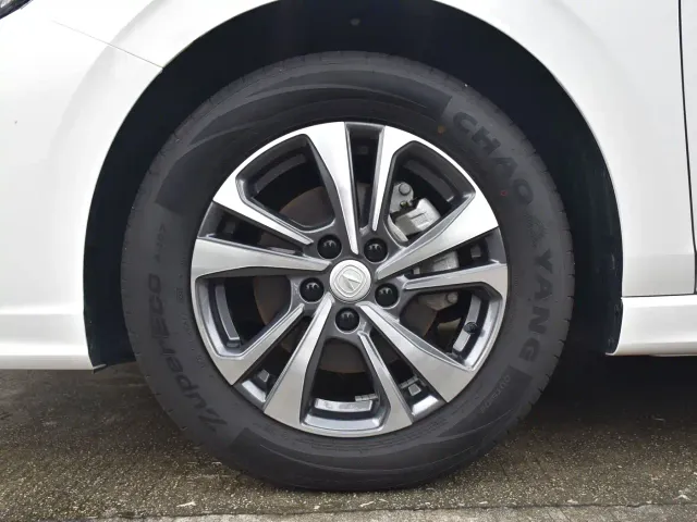 Changan Eado — Фото автомобиля 18