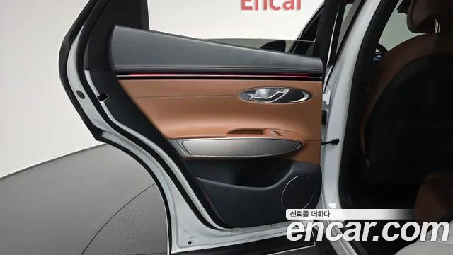 Genesis GV70 — Фото автомобиля 14