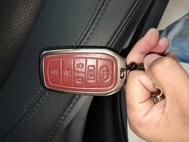 Toyota Sienna — Фото автомобиля 8