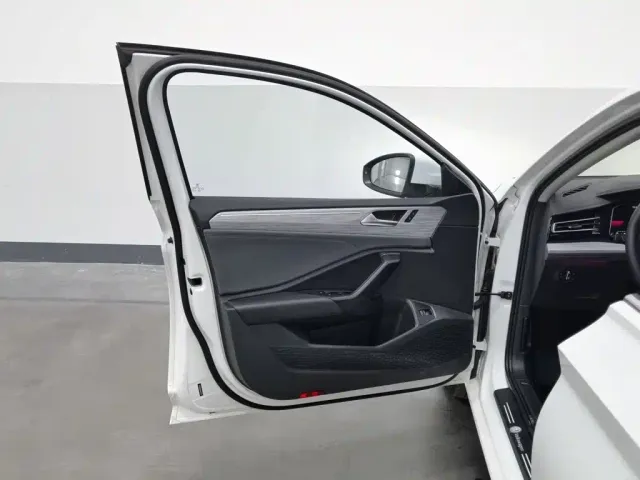 Volkswagen Sagitar — Фото автомобиля 8