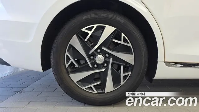 Hyundai Grandeur (New) Hybrid — Фото автомобиля 5