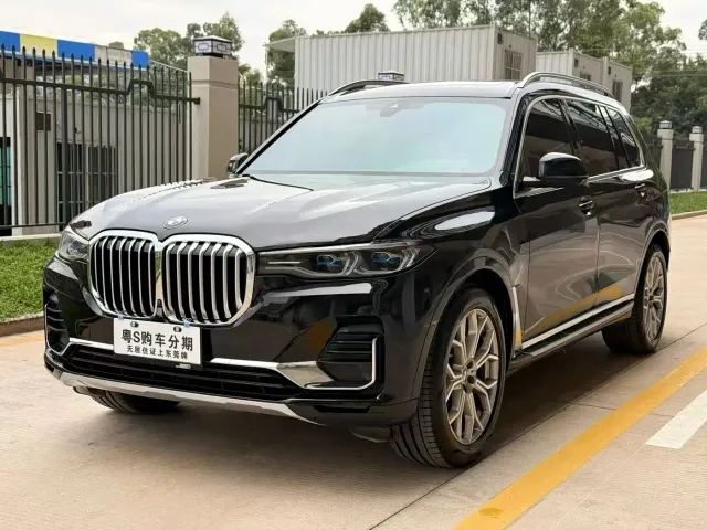 Фотография автомобиля — BMW X7