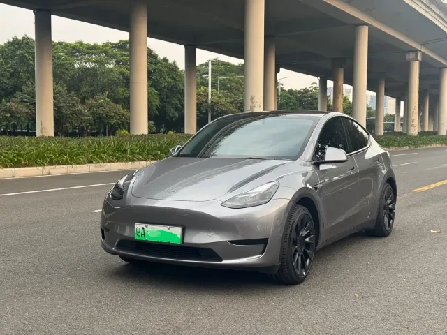 Фотография автомобиля — Tesla Model Y