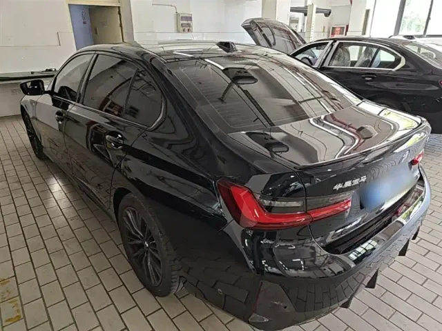 BMW 3 Series — Фото автомобиля 4