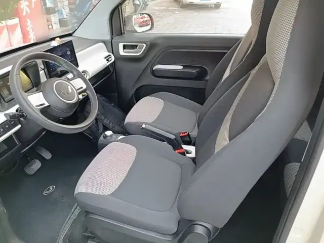 Wuling Hongguang Mini EV — Фото автомобиля 14