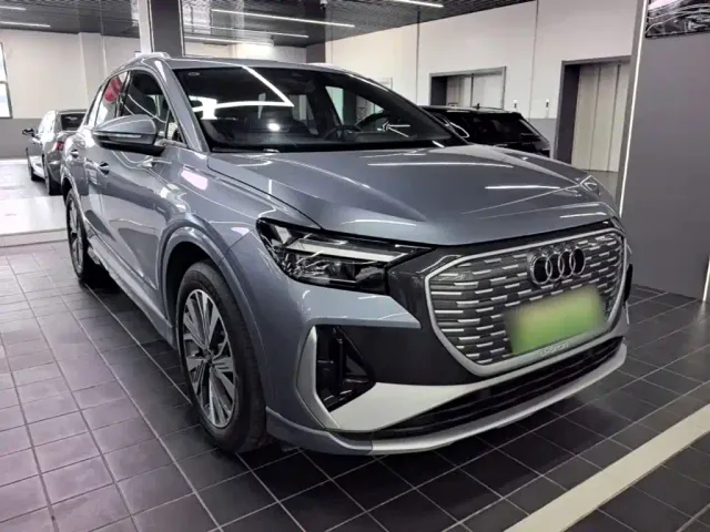 Audi Q4 e-tron — Фото автомобиля 3