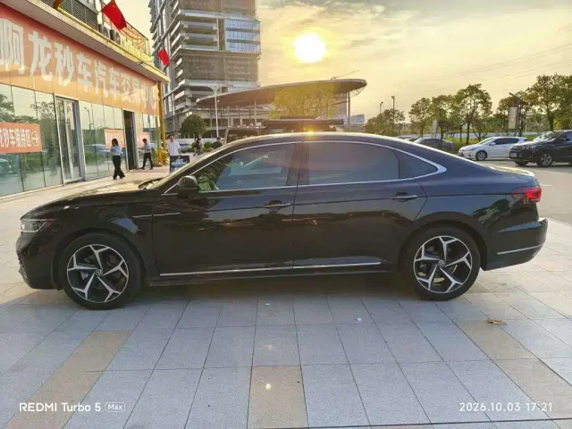 Volkswagen Passat — Фото автомобиля 3