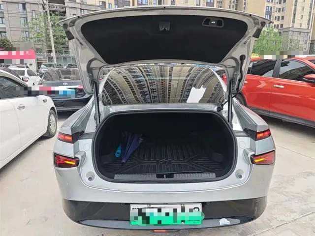 Xpeng P7 — Фото автомобиля 18