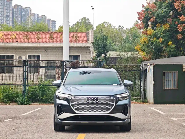 Audi Q4 e-tron — Фото автомобиля 3
