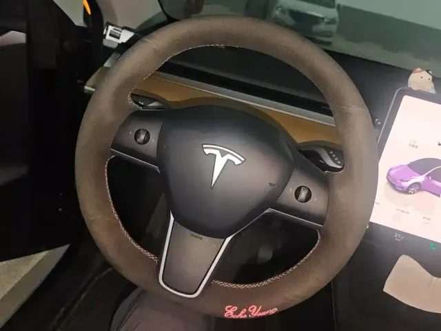 Tesla Model Y — Фото автомобиля 15