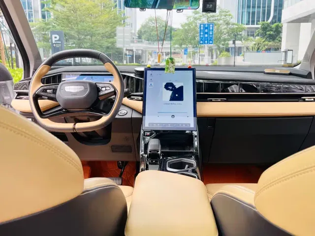 Geely Boyue L — Фото автомобиля 14