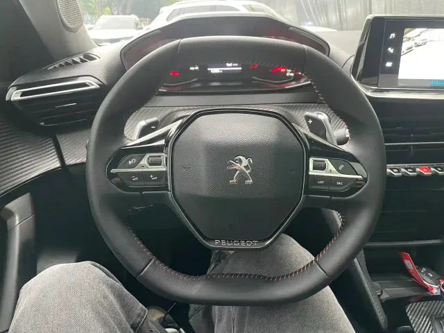 Peugeot 2008 — Фото автомобиля 10