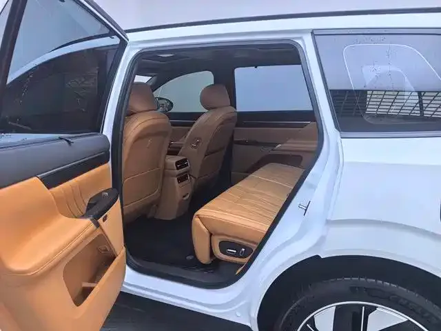 Dongfeng eπ 008 — Фото автомобиля 11