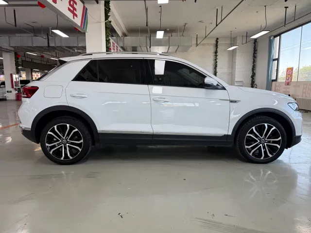 Volkswagen T-Roc — Фото автомобиля 6