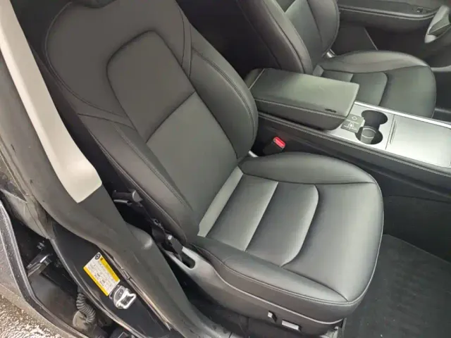 Tesla Model Y — Фото автомобиля 24