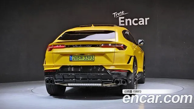 Lamborghini Urus — Фото автомобиля 4