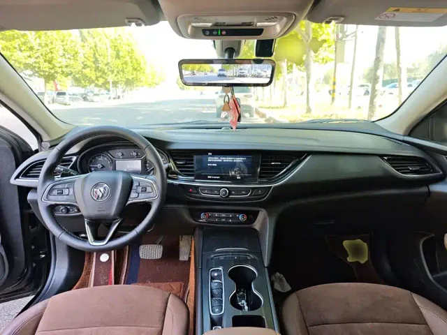 Buick Regal — Фото автомобиля 9