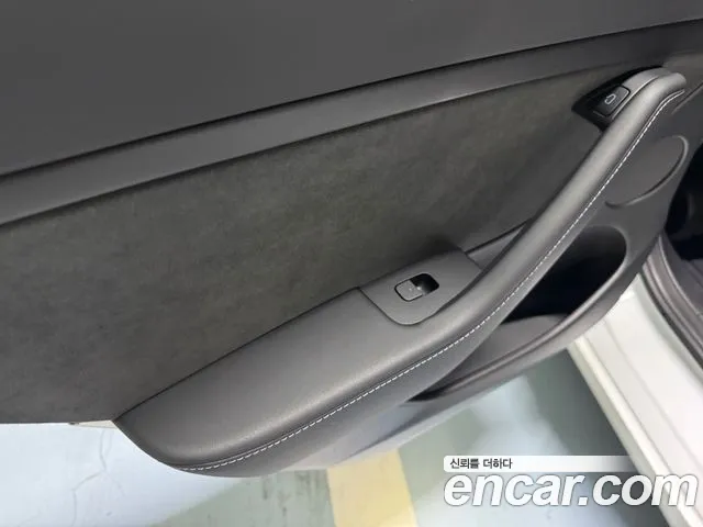 Tesla Model 3 — Фото автомобиля 15