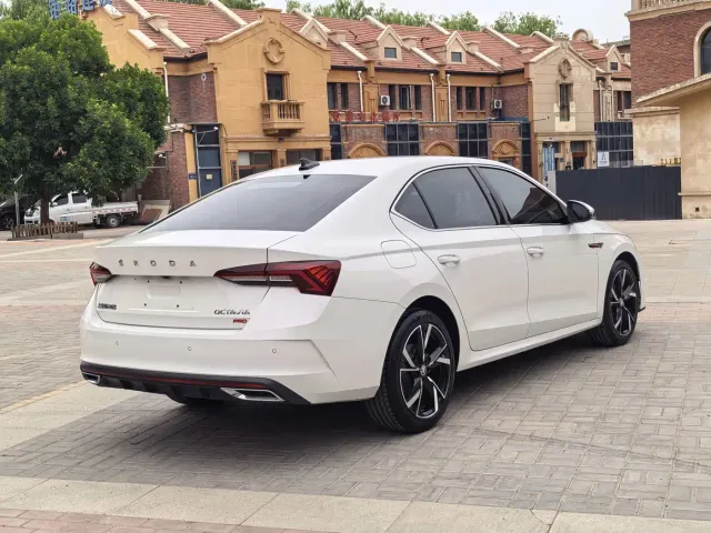 Skoda Octavia — Фото автомобиля 5