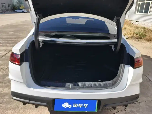 BYD Qin L — Фото автомобиля 4