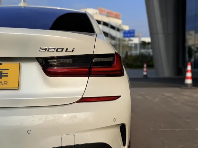 BMW 3 Series — Фото автомобиля 10