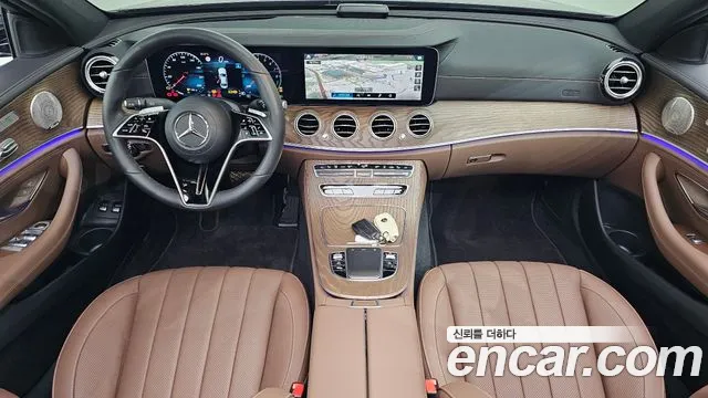 Mercedes-Benz E-Class — Фото автомобиля 6