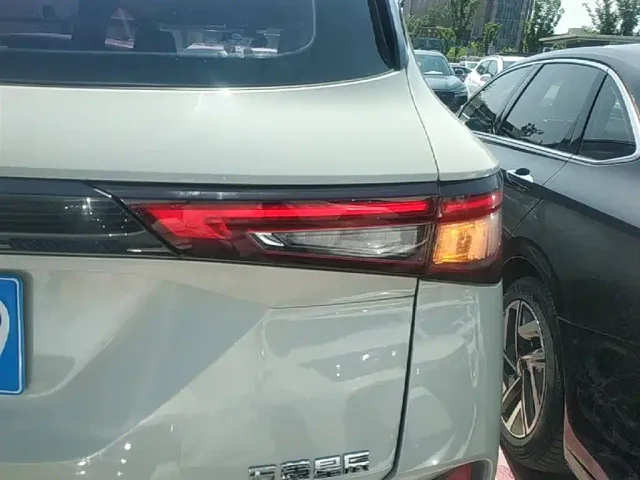 Wuling Asta — Фото автомобиля 7