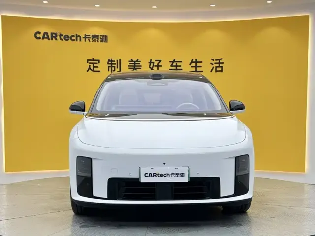 Li Auto i8 — Фото автомобиля 2