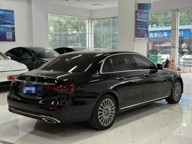 Mercedes-Benz E-Class — Фото автомобиля 8