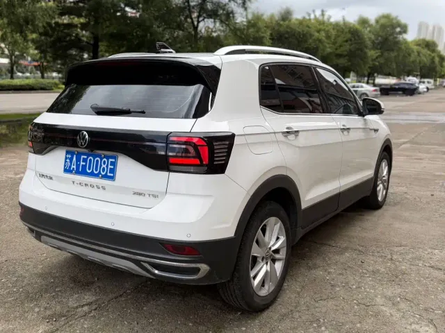 Volkswagen T-Cross — Фото автомобиля 6