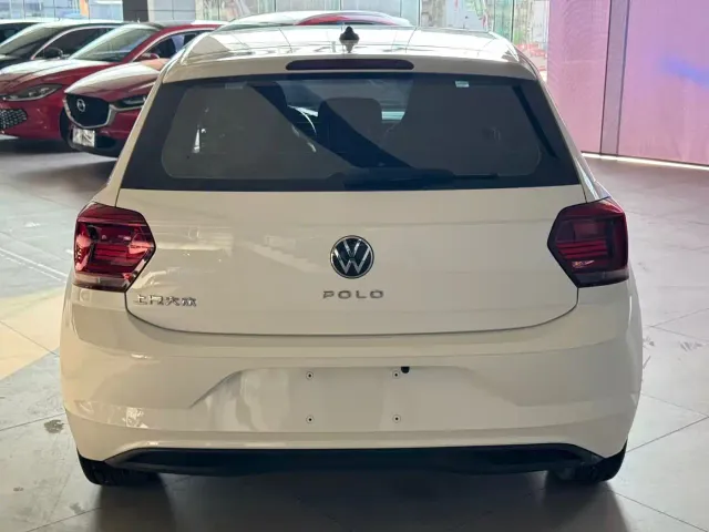 Volkswagen Polo — Фото автомобиля 3