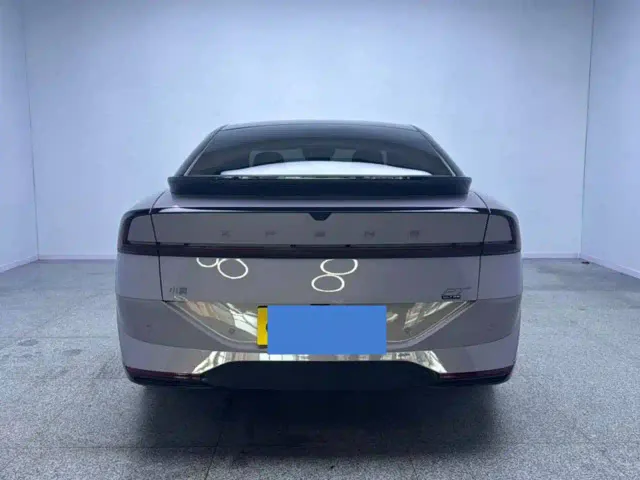 Xpeng P7+ — Фото автомобиля 7