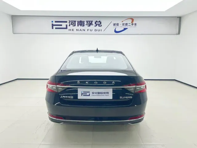 Skoda Superb — Фото автомобиля 5