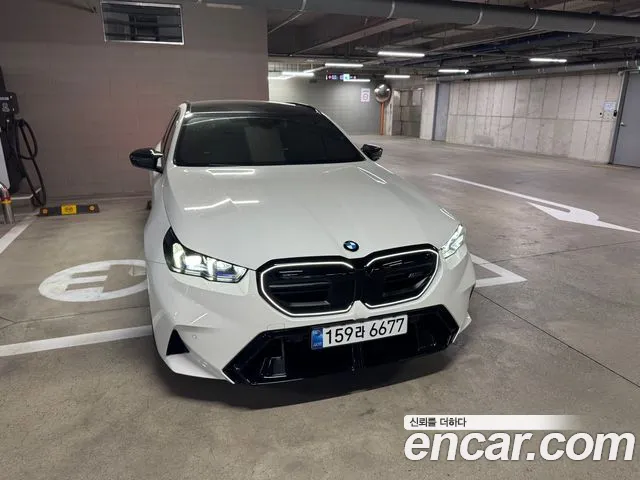 Фотография автомобиля — BMW M5 G90